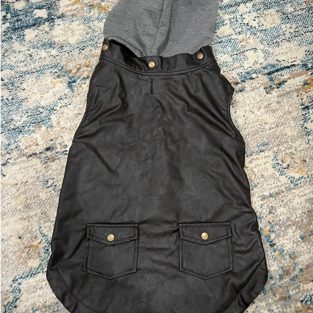 🌟🐾🐕Large dog faux leather jacket with hoodie